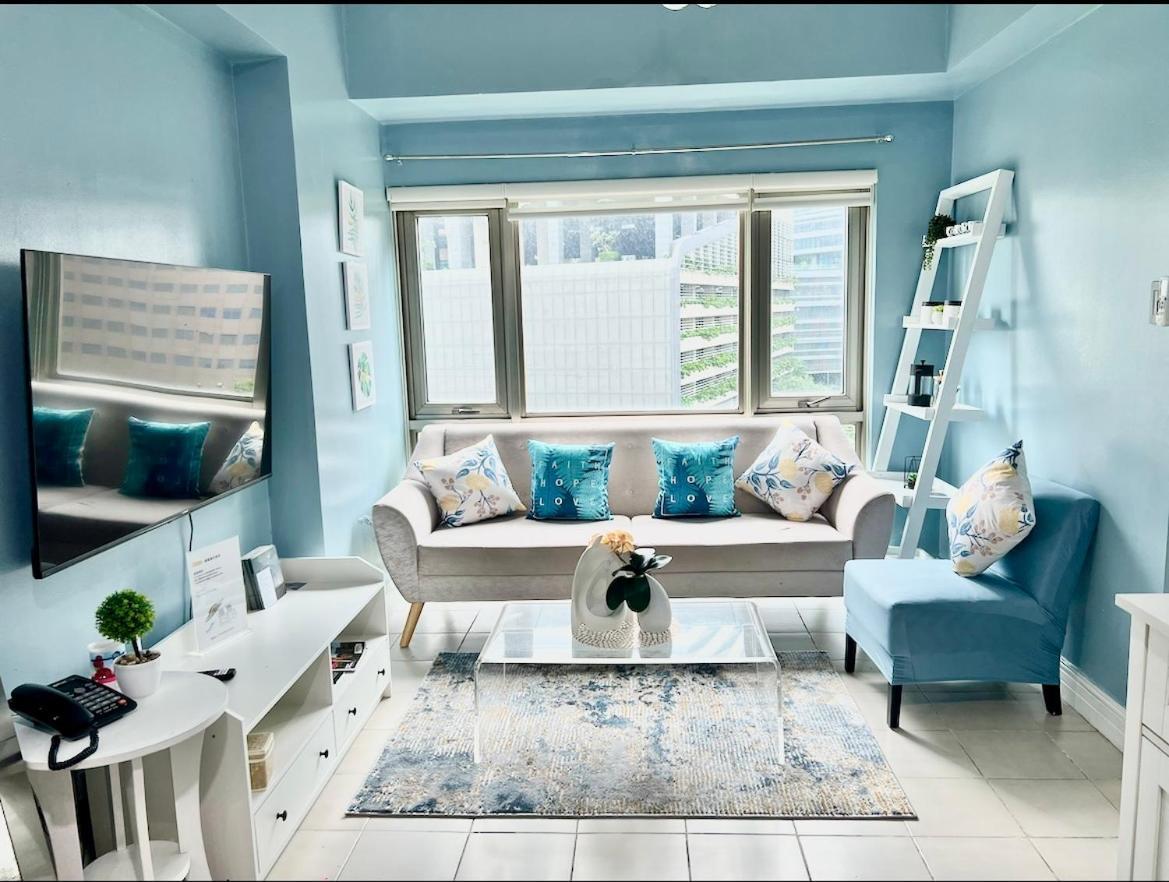 Fort Bonifacio Bgc Condo Taguig Esterno foto